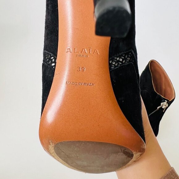 ALAIA Paris black suede pointed toes heeled booties, Size 39 - Picture 7 of 10